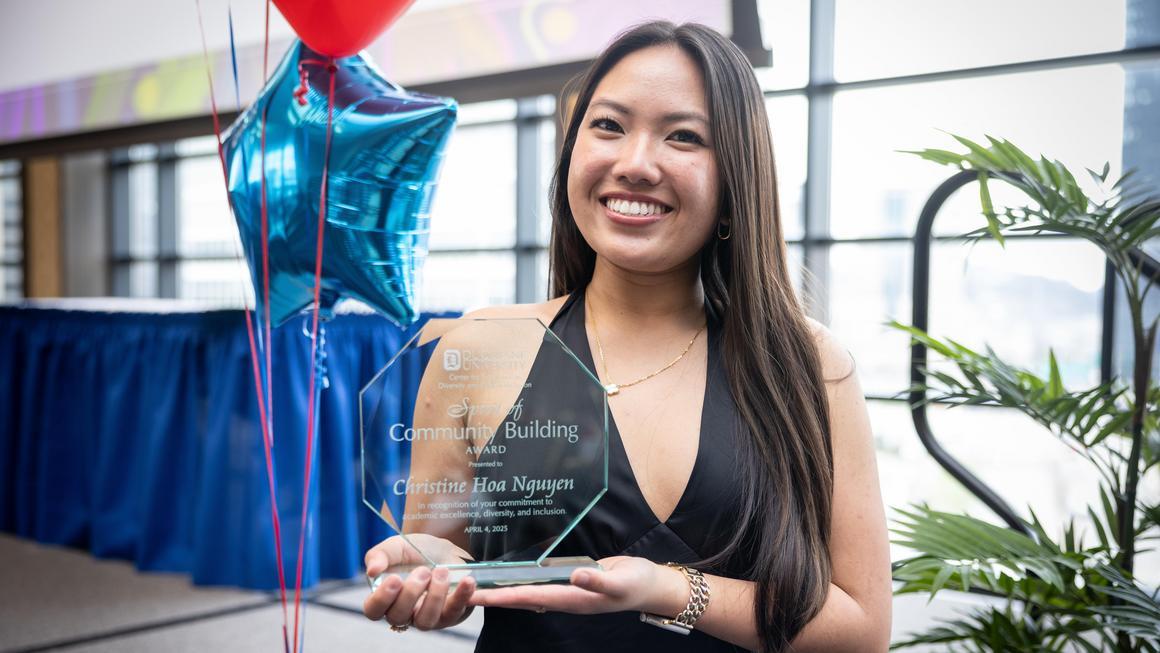 Christine Hoa Nguyen headshot